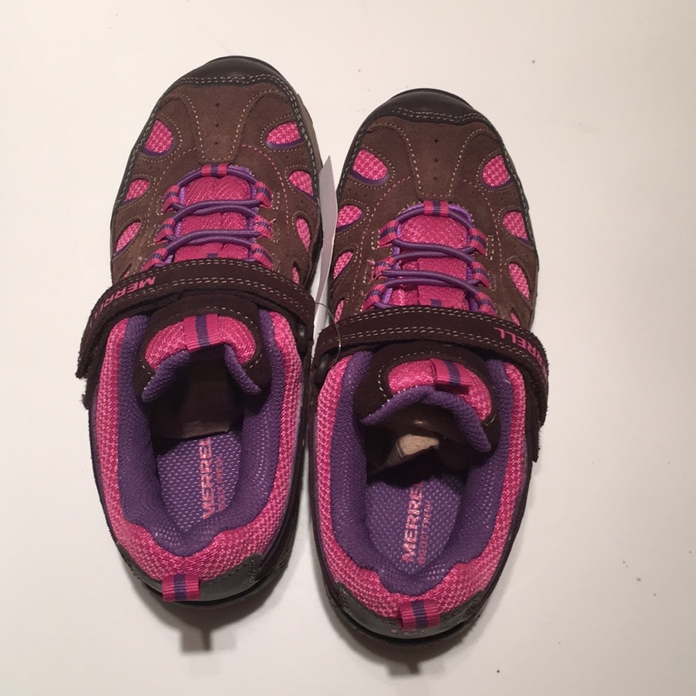 Hiking shoe